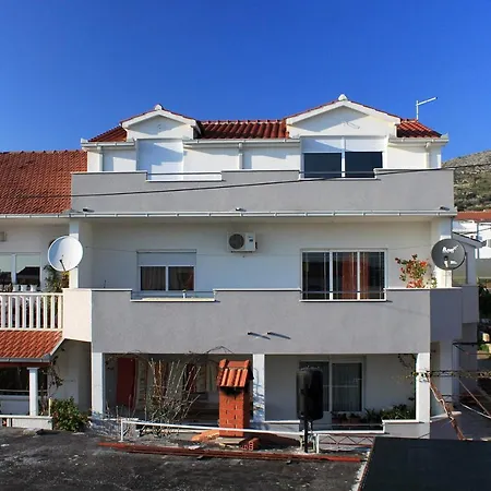 Apartments With Parking Space Trogir - 9455 Apartment