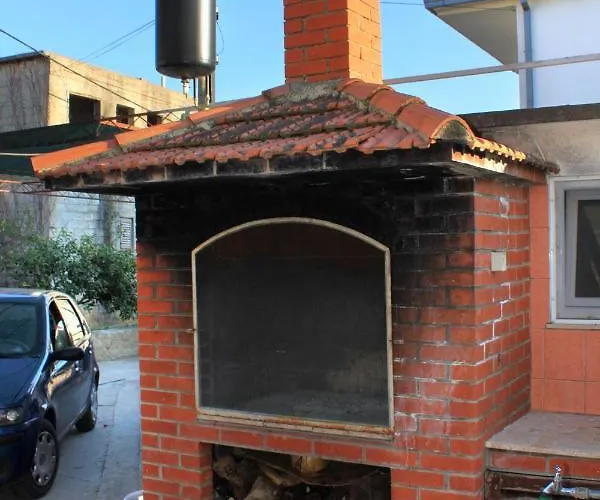 Apartments With Parking Space Trogir - 9455 * Trogir