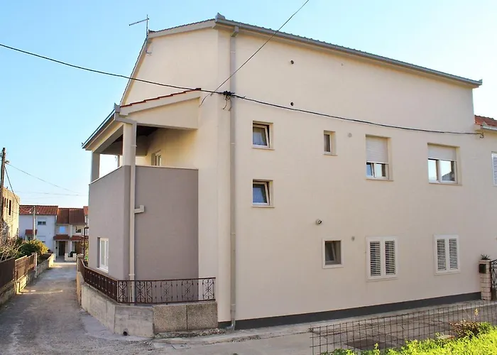 Apartments With Parking Space Trogir - 9455 * Trogir