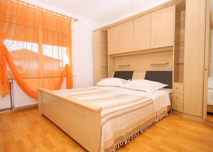 Apartment Apartments With Parking Space Trogir - 9455 Trogir