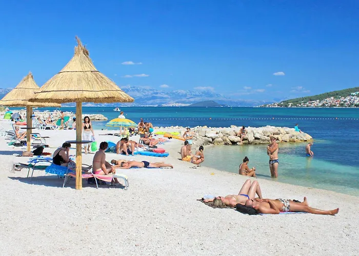 Apartments With Parking Space Trogir - 9455 * Trogir